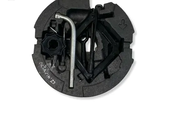 Skoda Octavia Mk3 (5E) Lift Jack 5Q011031E 5E012115F