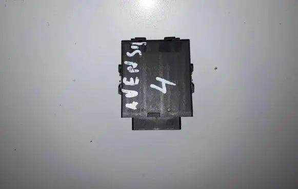Toyota Avensis T270 Window wiper relay 8594005060