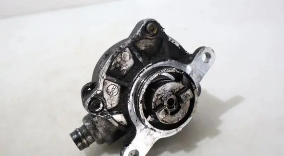 Renault Master II Vacuum pump