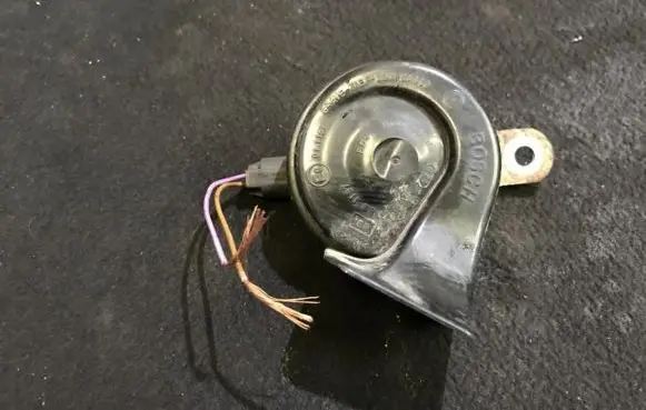 Audi A3 S3 8L Horn signal