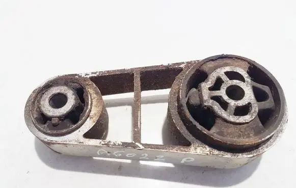 Ford Mondeo Mk III Engine mount bracket