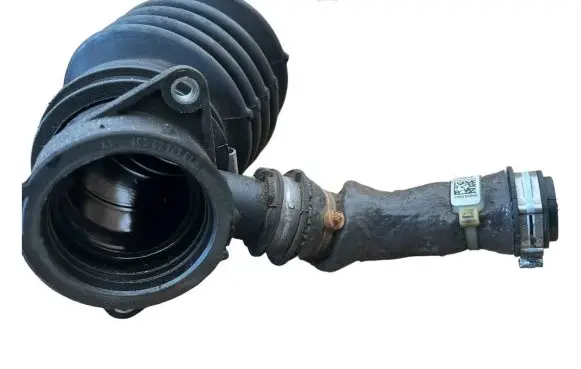 Ford Focus Air intake hose/pipe F1F19C623A AV6Q6A886AH