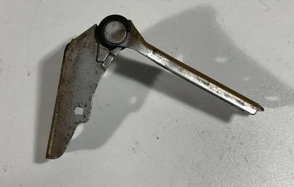 Volkswagen Polo Engine bonnet/hood hinges 6Q0823302B