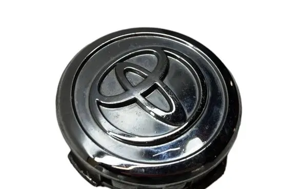 Toyota Avensis T250 Original wheel cap 426030F010