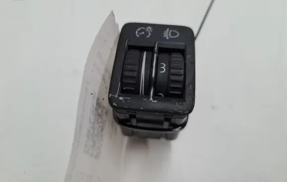 Volkswagen PASSAT B6 Headlight level height control switch 3C0941333