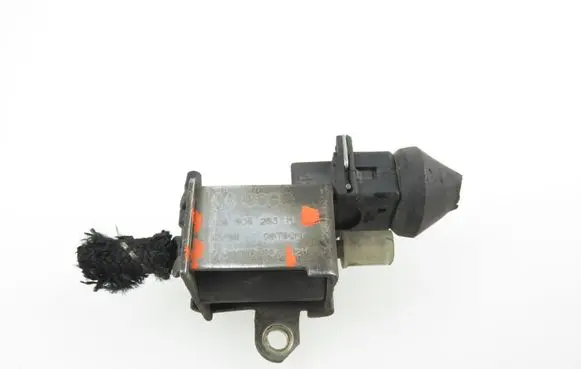 Audi A4 S4 B5 8D Valve vacuum 026906263H