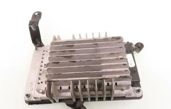 Audi A3 S3 8P Sound amplifier 8P3035223