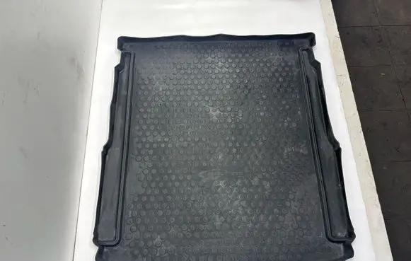 Volkswagen PASSAT B7 Rubber trunk/boot mat liner 