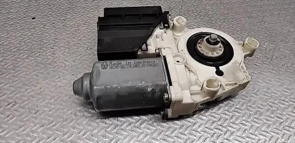Seat Ibiza III (6L) Front door window regulator motor 6Q2959802A A90124100 990124100