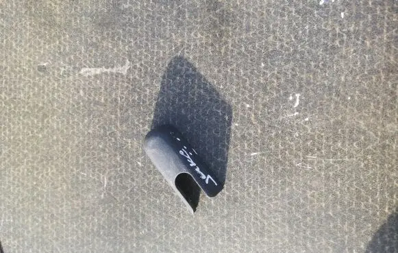 Nissan Juke I F15 Rear wiper blade arm