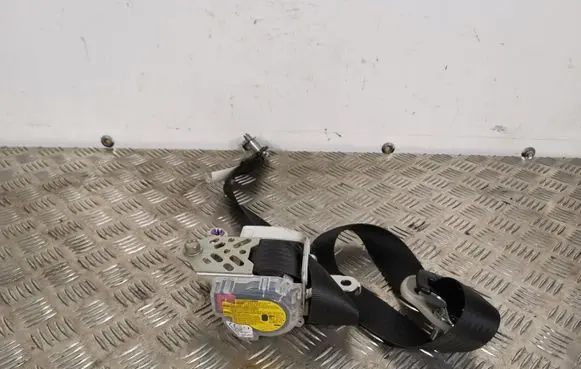 Subaru Forester SJ Front seatbelt 0589P1000398