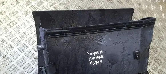 Toyota Avensis T270 Glove box 5555005090 55550-05090