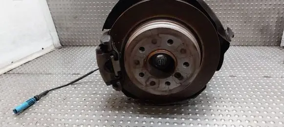 Rear wheel hub spindle/knuckle