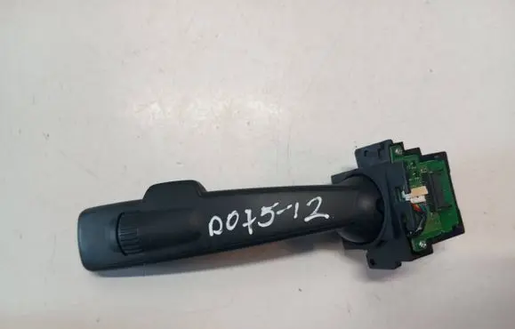 Volvo S60 Wiper control stalk 31394004