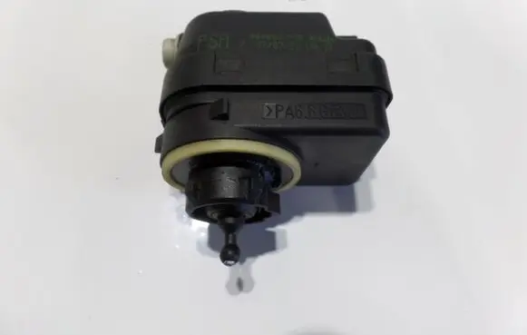 Citroen Saxo Headlight level adjustment motor 89039SAXO