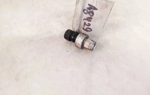 Renault Clio III Air conditioning (A/C) pressure sensor 