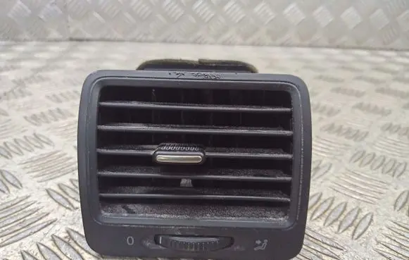 Volkswagen Golf Plus Dashboard air vent grill cover trim 1K0819703