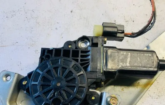 Hyundai Getz Rear door window regulator motor