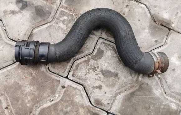 Peugeot 308 Engine coolant pipe/hose HSR22605