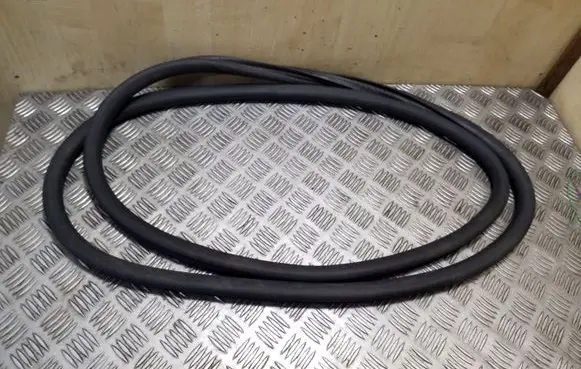 Volkswagen Golf V Front door rubber seal 1K4867911D