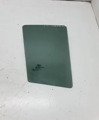 Rear vent window glass