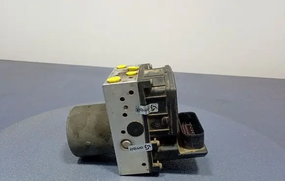 BMW 5 E39 ABS Pump 6750383