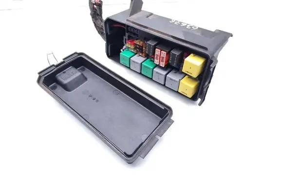 Mercedes-Benz ML W164 Fuse module A1645404235