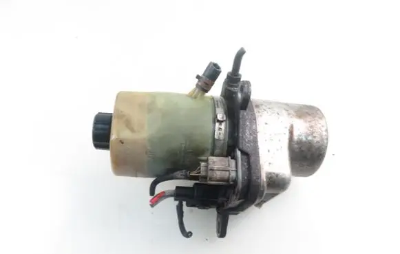 Ford Focus Power steering pump 4M513K514AD
