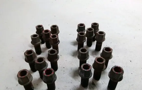 Nuts/bolts