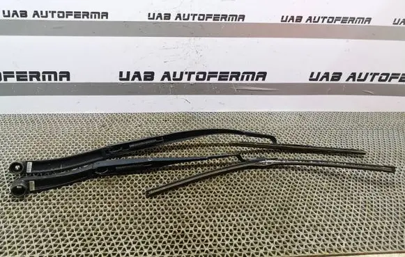 Hyundai i40 Front wiper blade arm 983113Z900 983213Z900