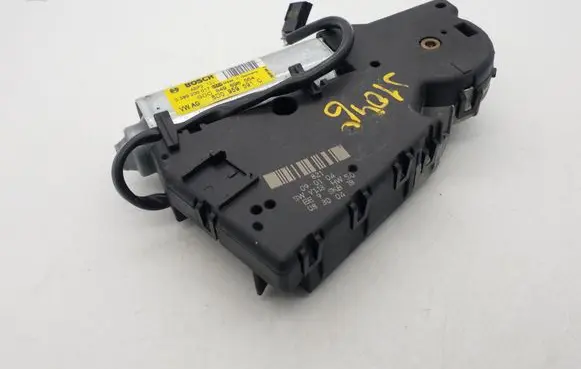 Volkswagen PASSAT B5.5 Sunroof motor/actuator 8D0959591C 0390200017
