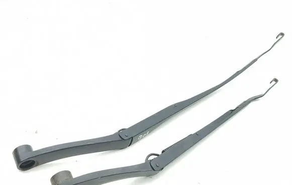 Hyundai Kona I Front wiper blade arm 27011 27021