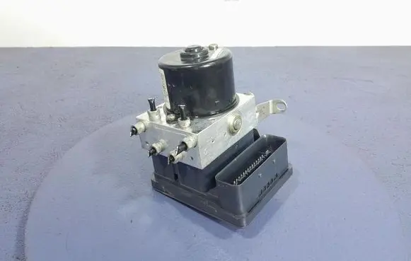 BMW 1 E81 E87 ABS Pump 6769844