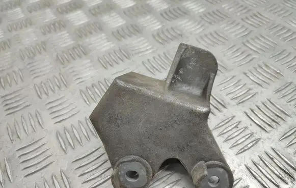 Opel Meriva B Gear shift cable bracket 