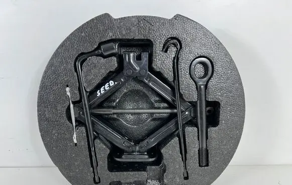 KIA Ceed Spare wheel mounting bracket 081491H000