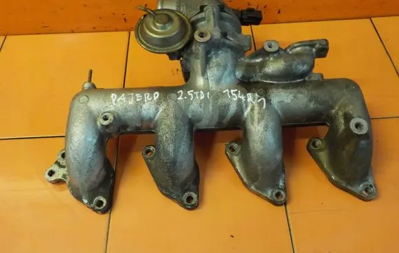 Mitsubishi Pajero Intake manifold MR577029