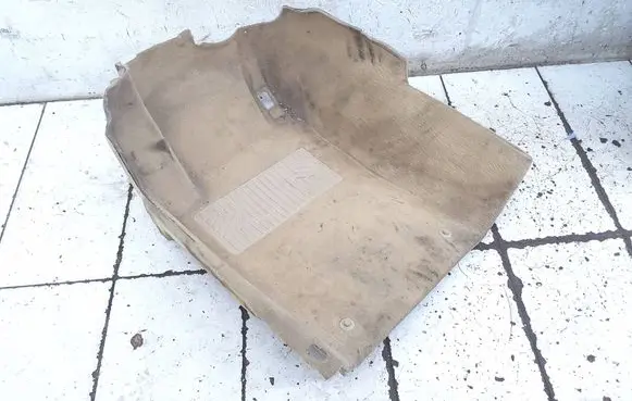Mercedes-Benz CLS C219 Front floor carpet liner A2116800140