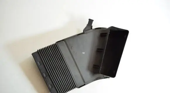 Audi A4 S4 B6 8E 8H Air intake duct part 8E0129617