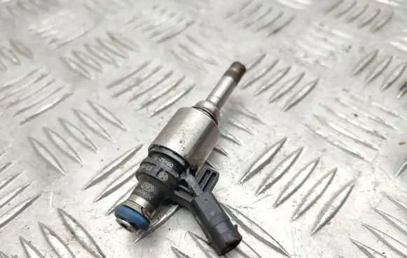 Audi A4 S4 B8 8K Fuel injector 06H906036G