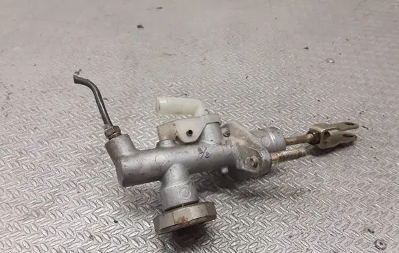 Nissan X-Trail T30 Clutch master cylinder 