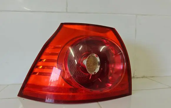 Volkswagen Golf V Rear/tail lights 4VFX13405AA