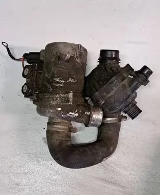 Thermostat/thermostat housing