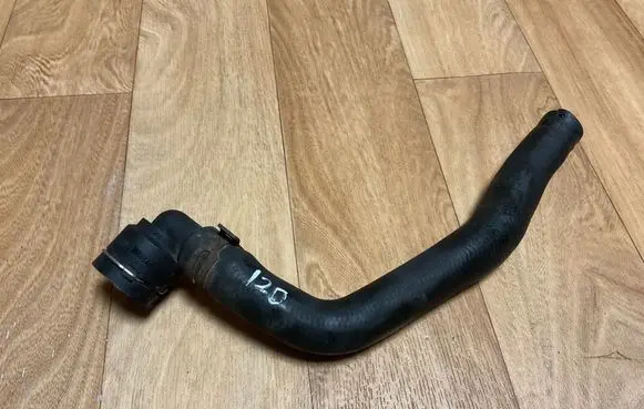 Volkswagen PASSAT B6 Engine coolant pipe/hose 1K0122291J