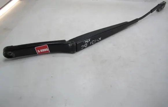 Volkswagen PASSAT B6 Front wiper blade arm 3C1955409C