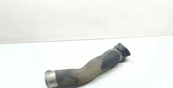 BMW 5 E60 E61 Intercooler hose/pipe 7789048