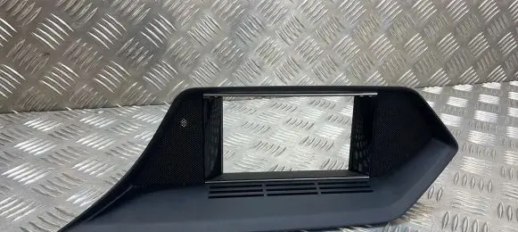 Mercedes-Benz E W212 Radio/GPS head unit trim A2126801336