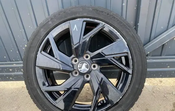 Opel Astra L R17 alloy rim 9843281580