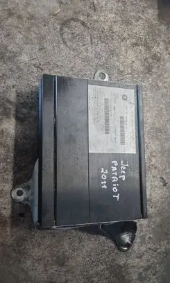 Jeep Patriot Sound amplifier 05064980AB 0506441AL