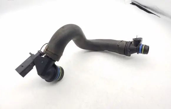 Volkswagen Jetta VI Air intake duct part 04E103202E 04E103175J