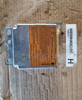 Nissan X-Trail T30 Airbag control unit/module 98820H605